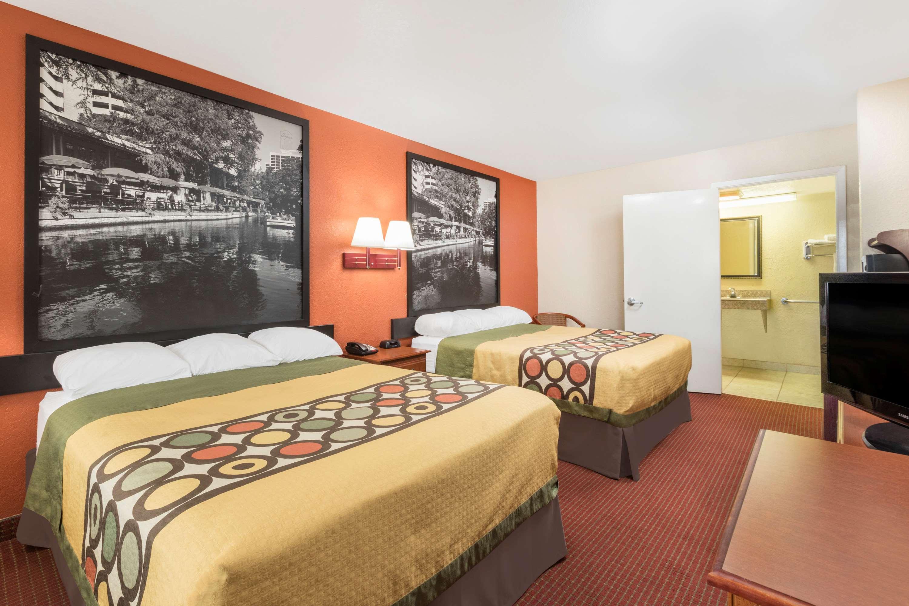 Мотель Super 8 By Wyndham San Antonio At I-10 Экстерьер фото